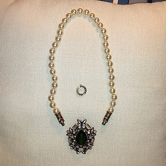 Heidi Daus Interchangeable necklace with golden cream pearls capped w crystals. - Picture 4 of 11